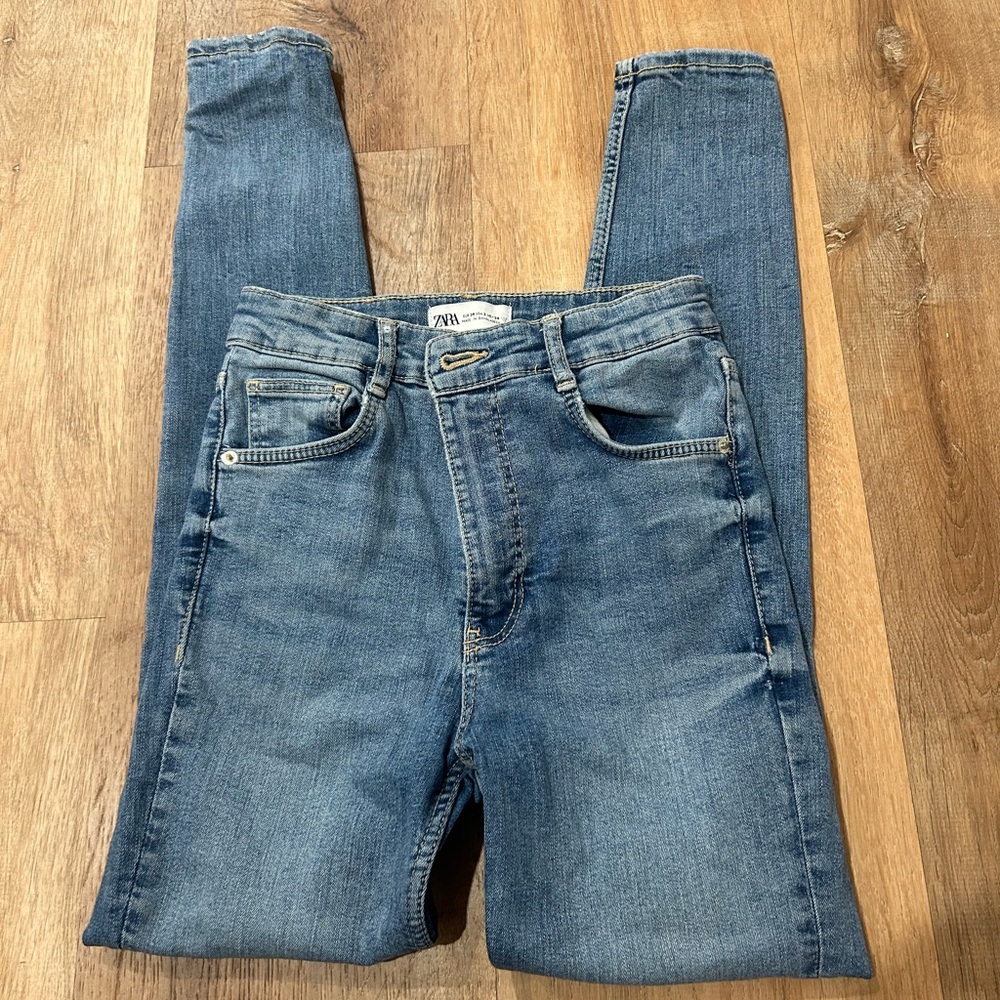 ZARA SKINNY JEANS